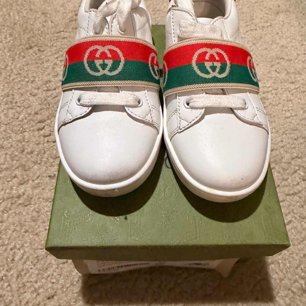 Gucci White Kids Sneakers with Red & Green Web Strap